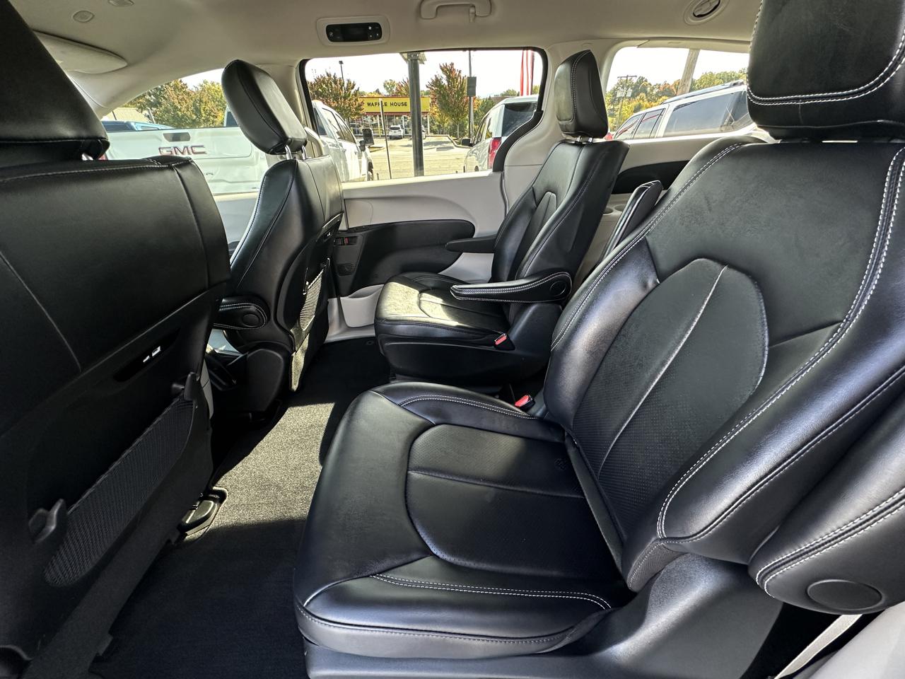 Chrysler Pacifica Hybrid Select FWD 2024