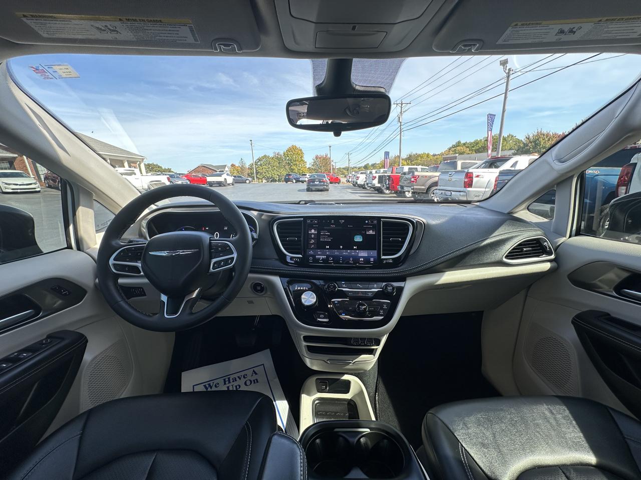 Chrysler Pacifica Hybrid Select FWD 2024