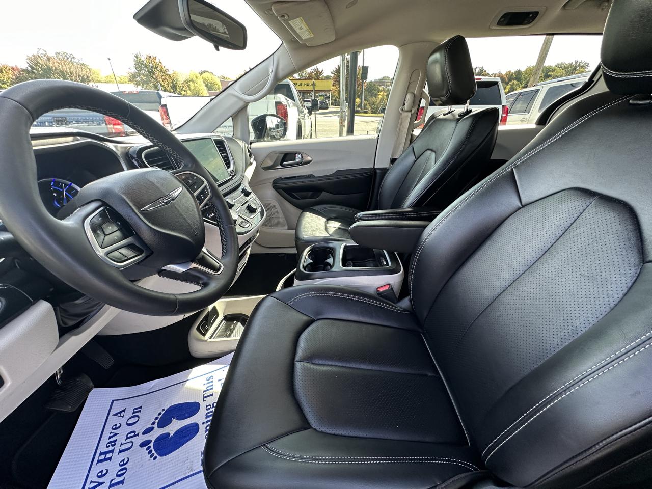 Chrysler Pacifica Hybrid Select FWD 2024