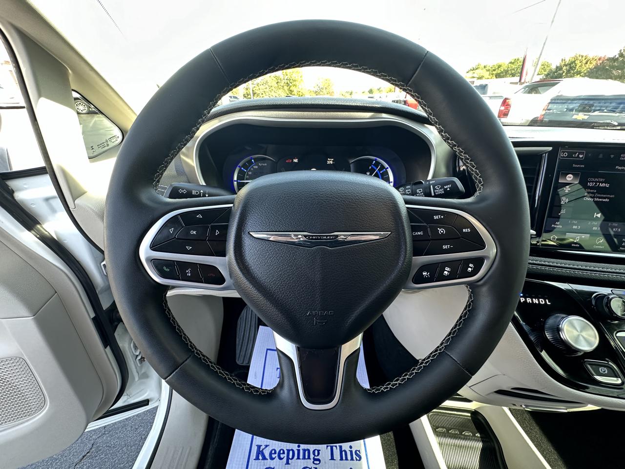 Chrysler Pacifica Hybrid Select FWD 2024