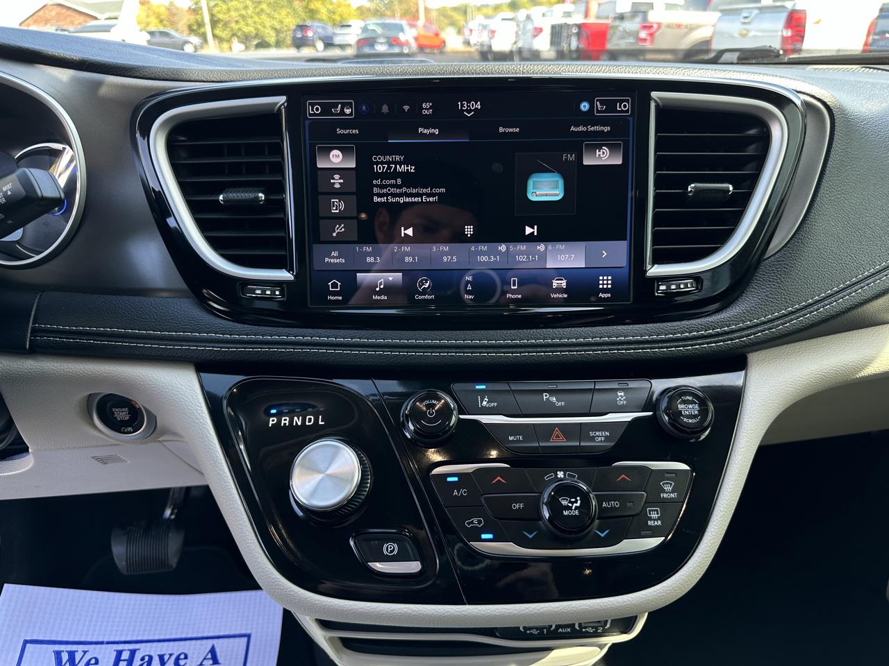 Chrysler Pacifica Hybrid Select FWD 2024