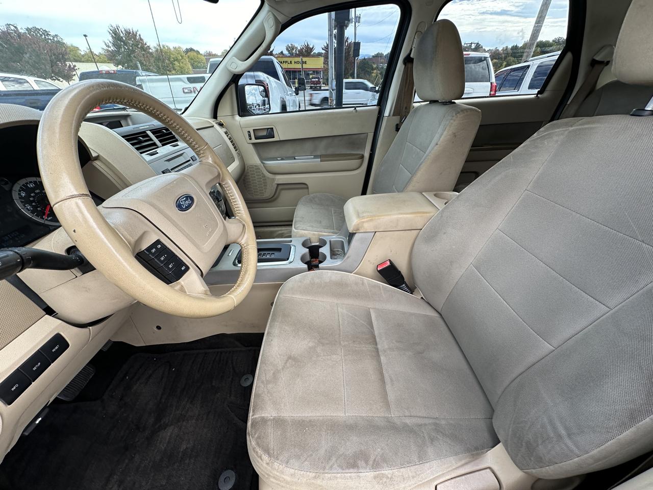 Ford Escape 4WD 4dr XLT 2012