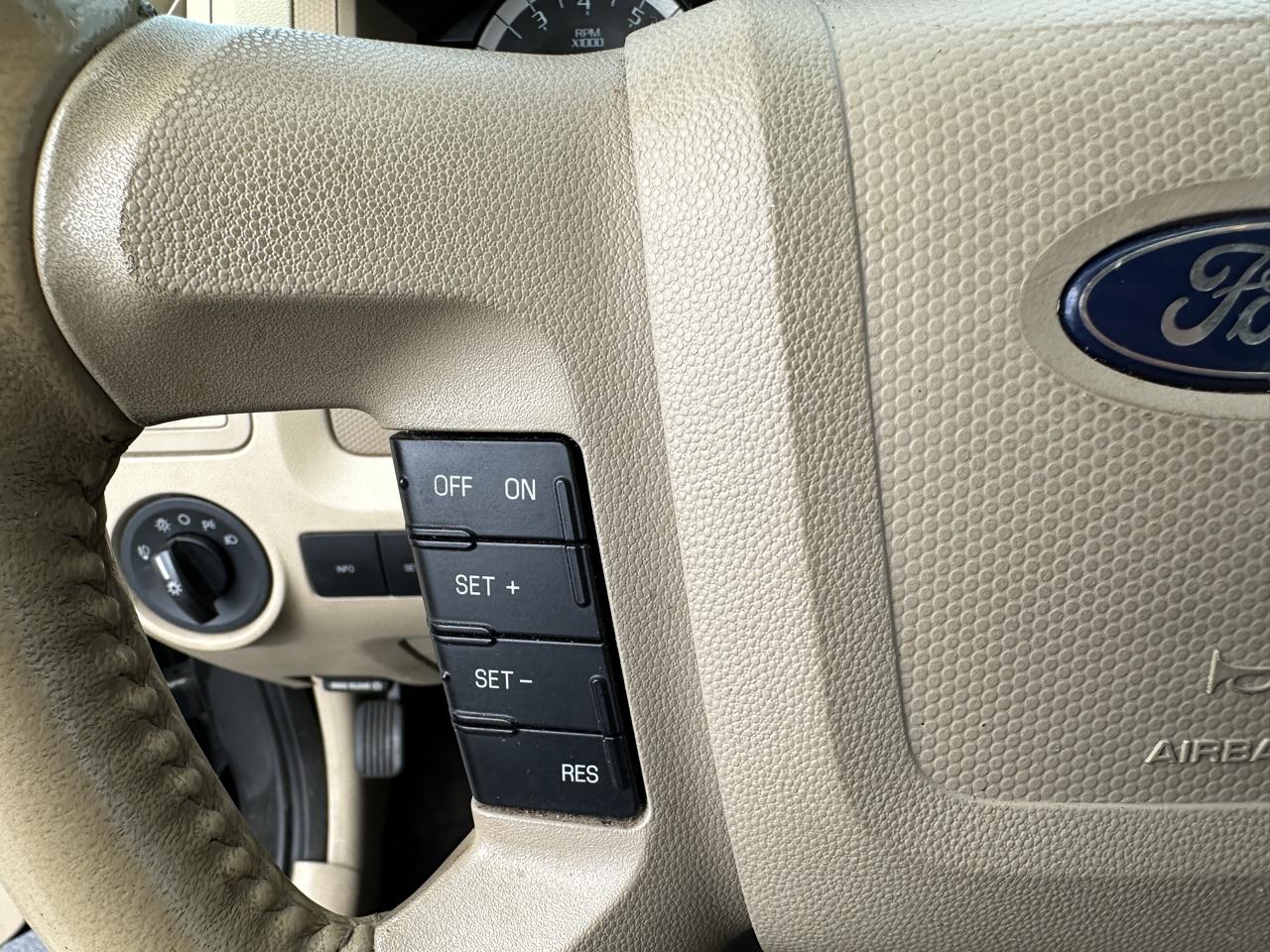 Ford Escape 4WD 4dr XLT 2012