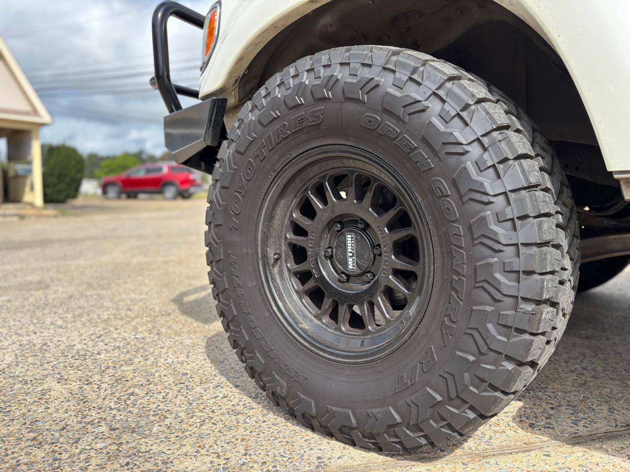 Lexus LX 450 Luxury Wagon 4dr Wgn 1997