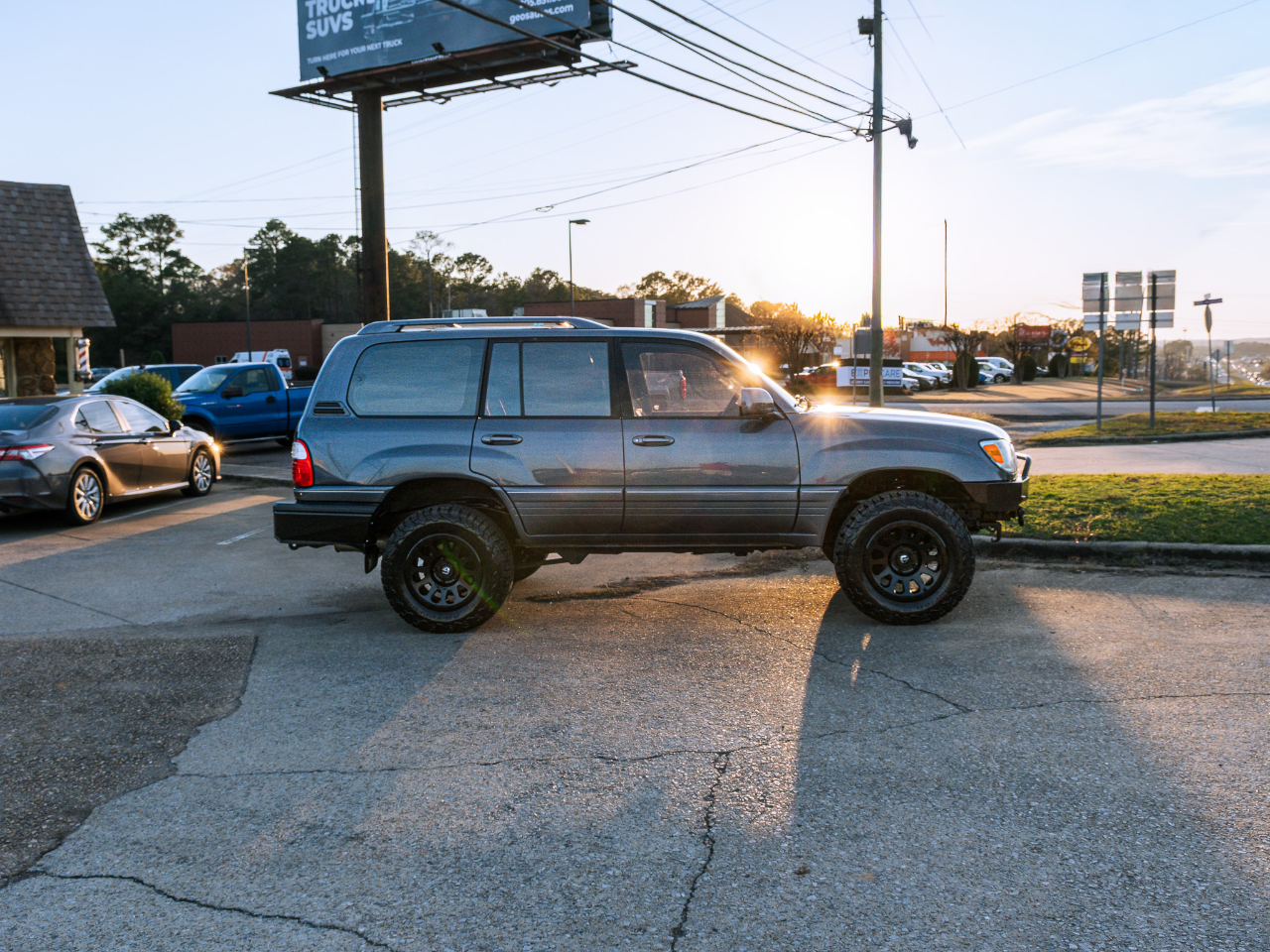 Lexus LX 470 4dr SUV 2003