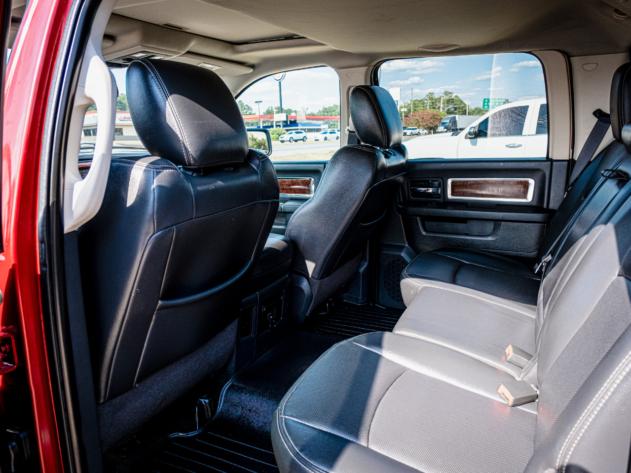 RAM 1500 Laramie Crew Cab 4WD 2012 RAM 1500 Laramie Crew Cab 4WD 2012