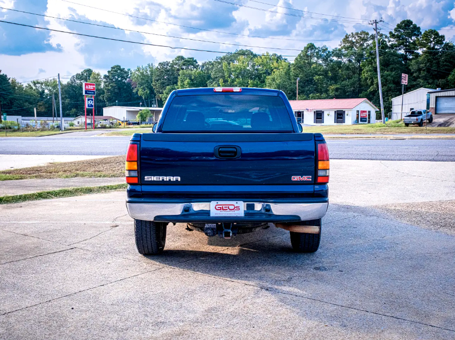 GMC Sierra 1500 SLE Crew Cab Short Bed 4WD 2005 GMC Sierra 1500 SLE Crew Cab Short Bed 4WD 2005