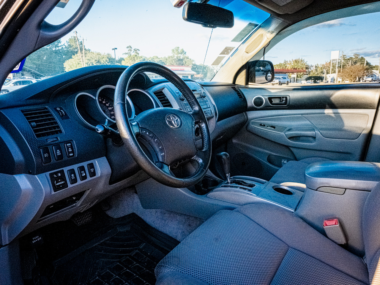 Toyota Tacoma Double Cab V6 4WD 2011 Toyota Tacoma Double Cab V6 4WD 2011