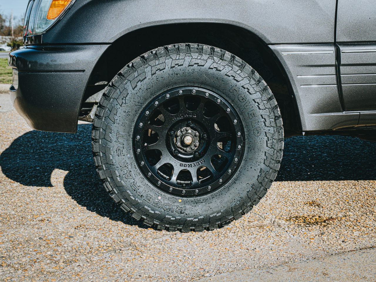 Lexus LX 470 Sport Utility 2004