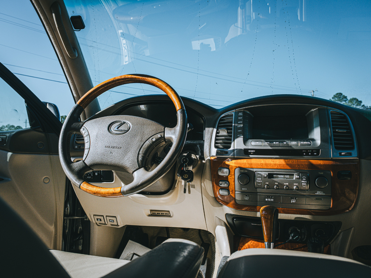 Lexus LX 470 Sport Utility 2004