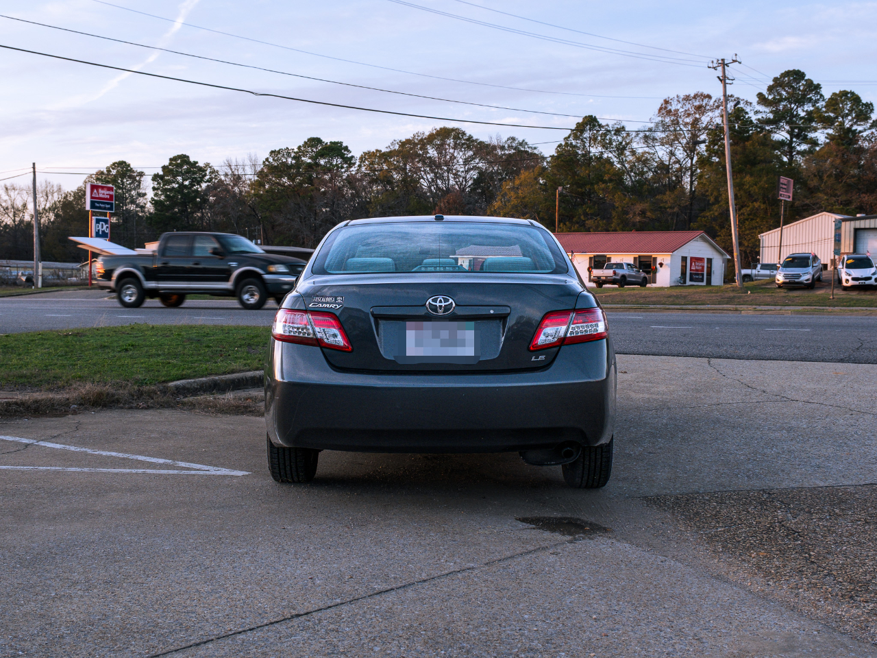 Toyota Camry Base 6-Spd AT 2011