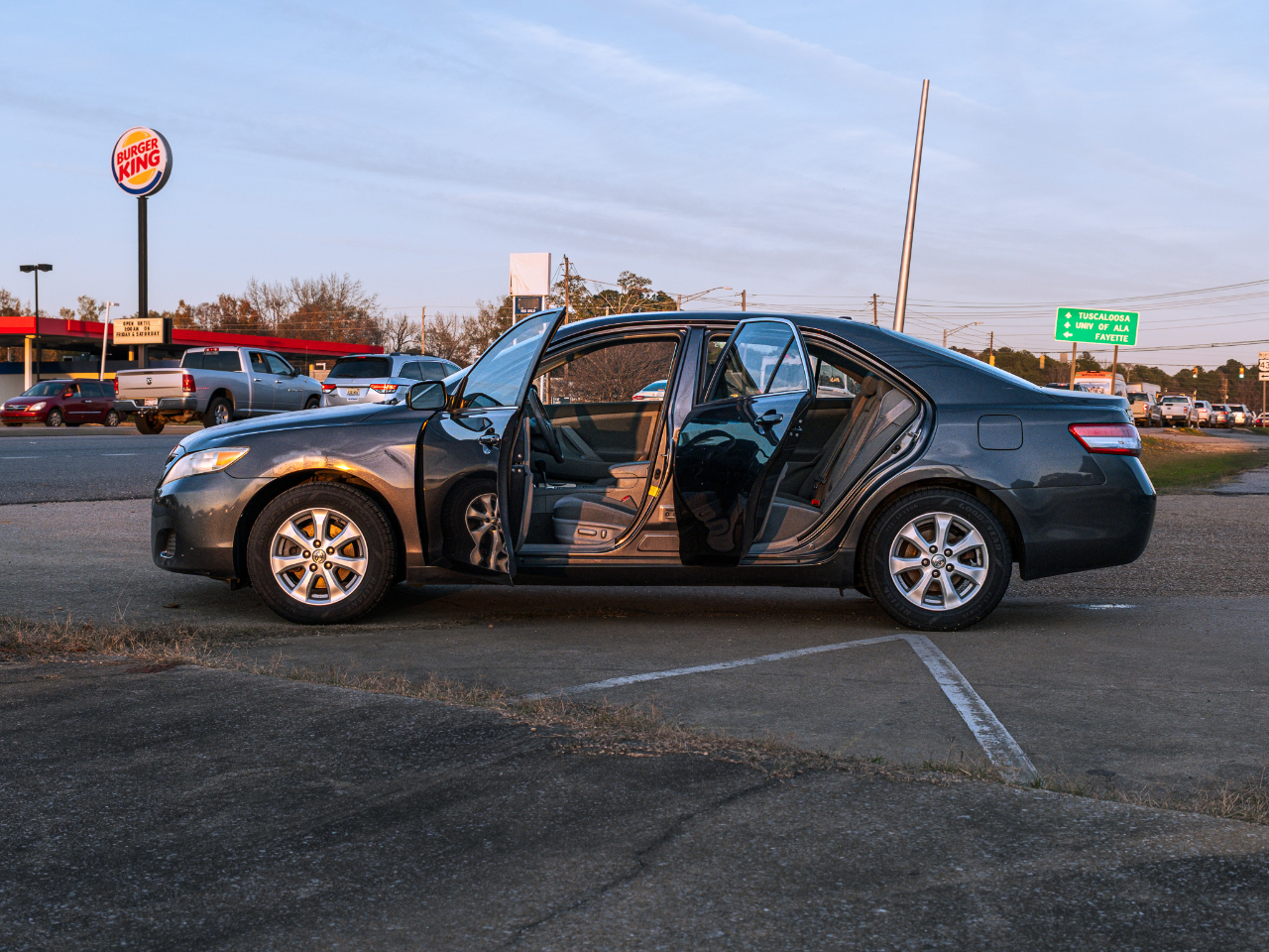 Toyota Camry Base 6-Spd AT 2011