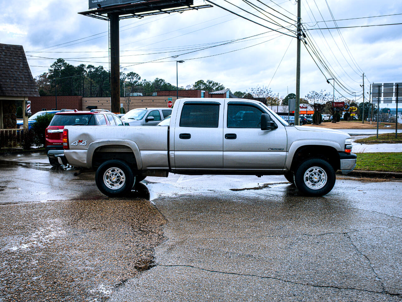 Chevrolet Silverado 1500 HD Crew Cab LS 4WD 2001