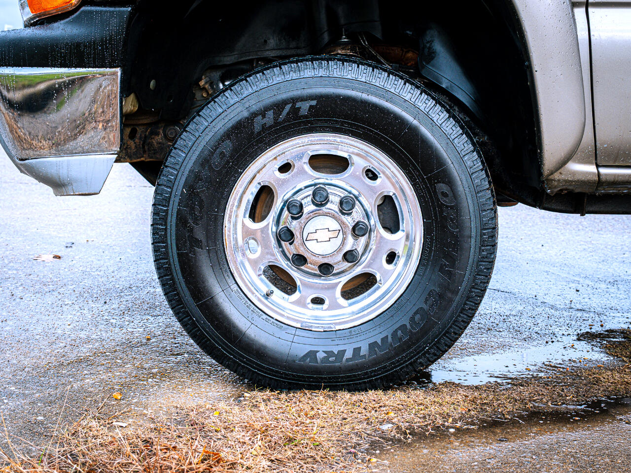 Chevrolet Silverado 1500 HD Crew Cab LS 4WD 2001