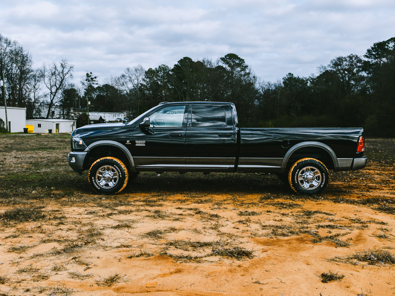 RAM 2500 Laramie Crew Cab LWB 4WD 2011