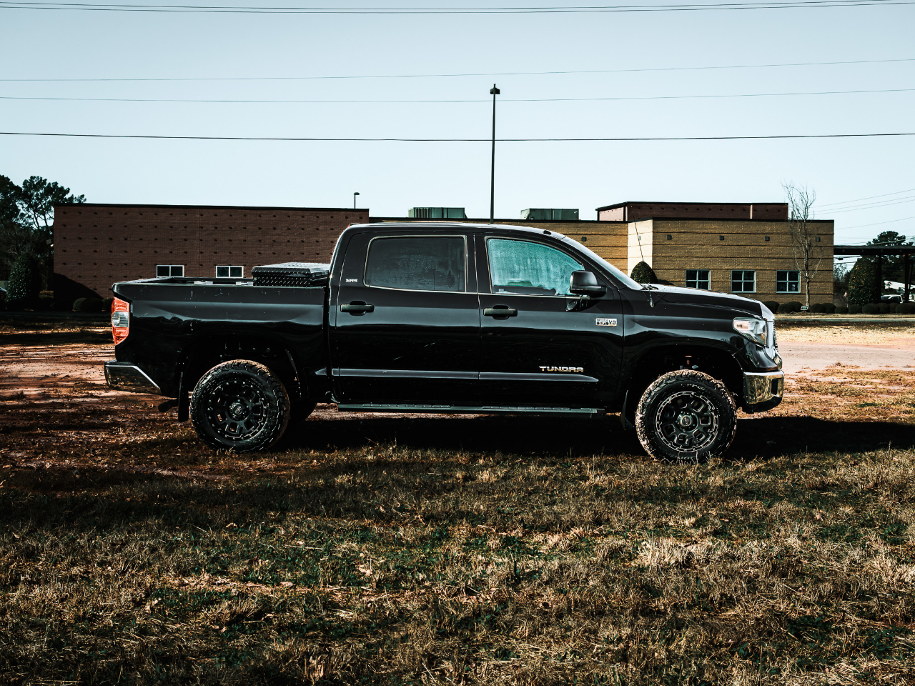 Toyota Tundra SR5 5.7L V8 FFV CrewMax 4WD 2015