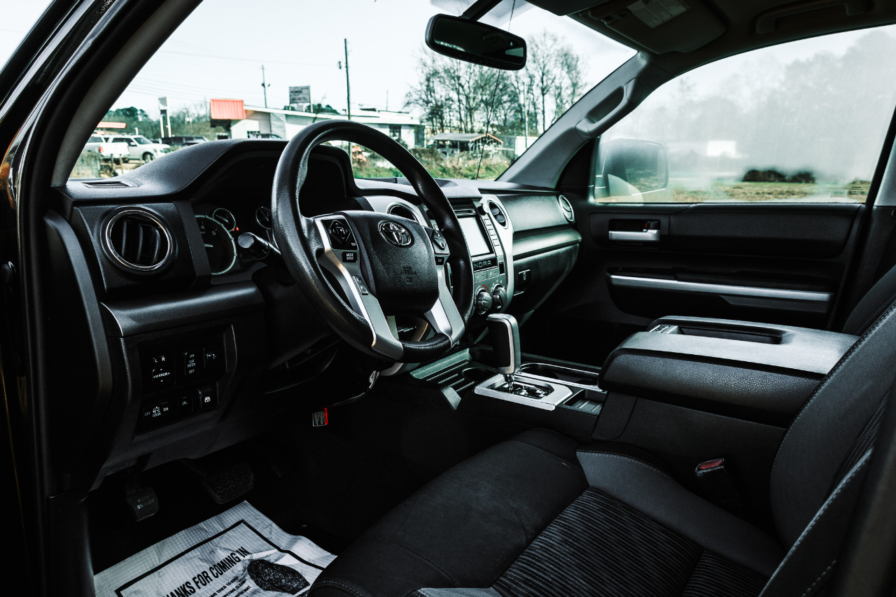 Toyota Tundra SR5 5.7L V8 FFV CrewMax 4WD 2015