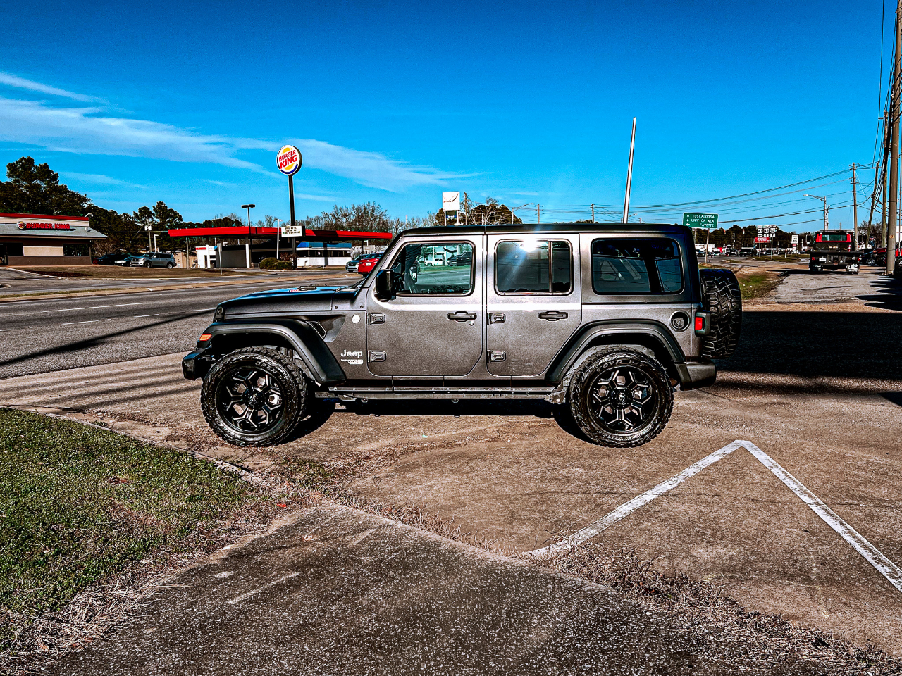 Jeep Wrangler Unlimited Sport 2018