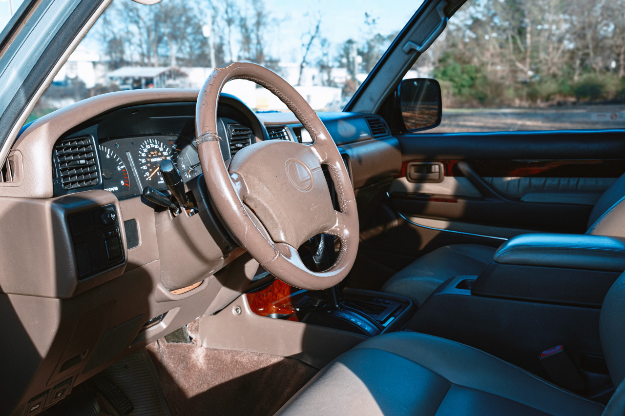 Lexus LX 450 Base 1996