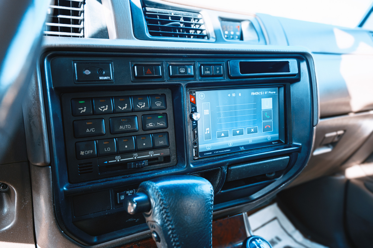 Lexus LX 450 Base 1996