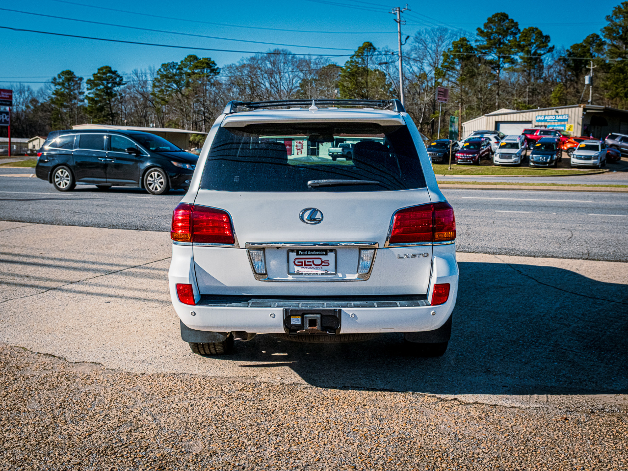 Lexus LX 570 Sport Utility 2011