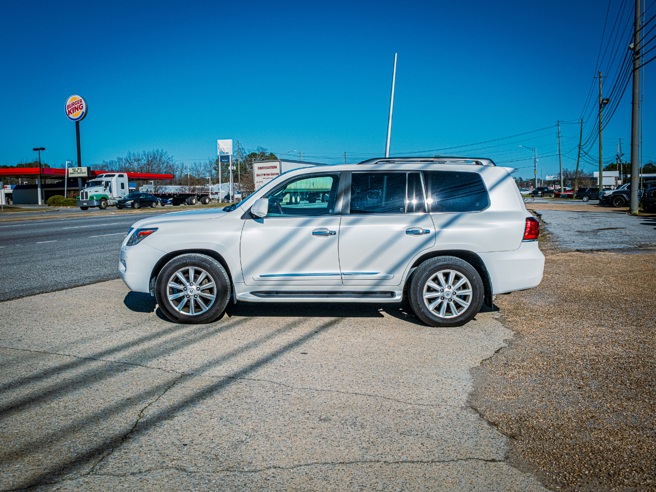 Lexus LX 570 Sport Utility 2011