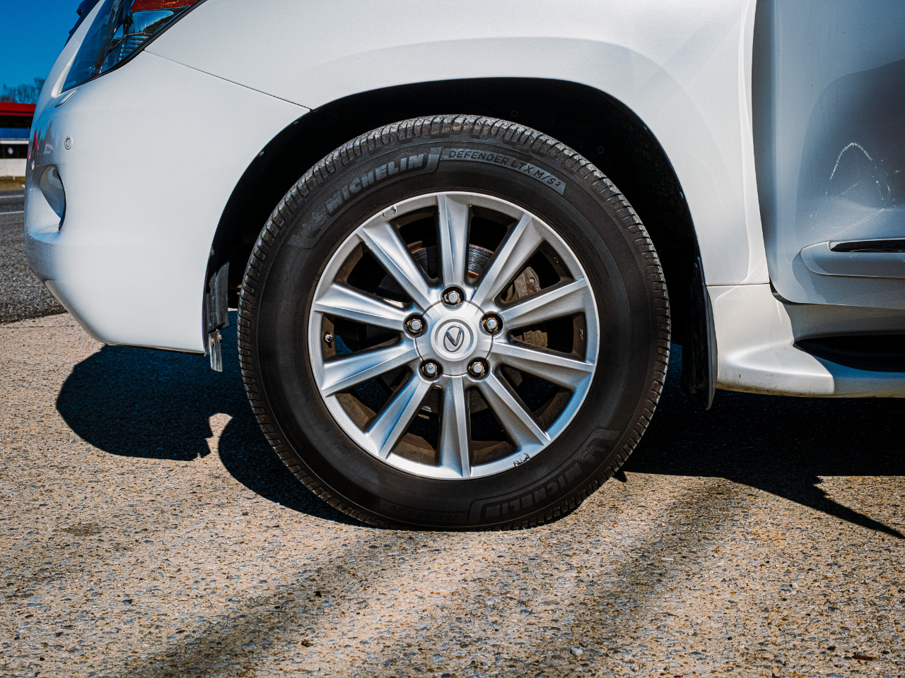 Lexus LX 570 Sport Utility 2011