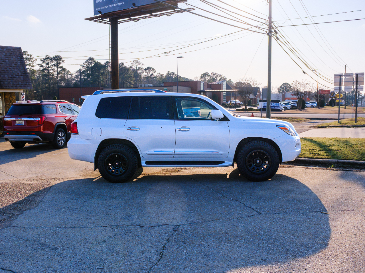 Lexus LX 570 Sport Utility 2011
