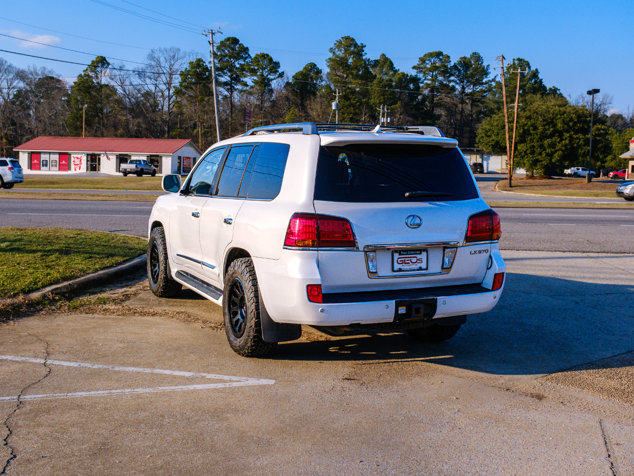 Lexus LX 570 Sport Utility 2011