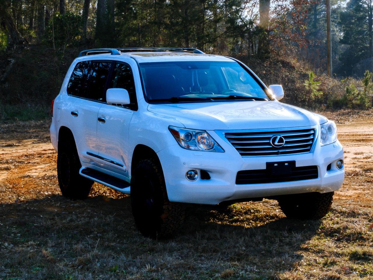 Lexus LX 570 Sport Utility 2011