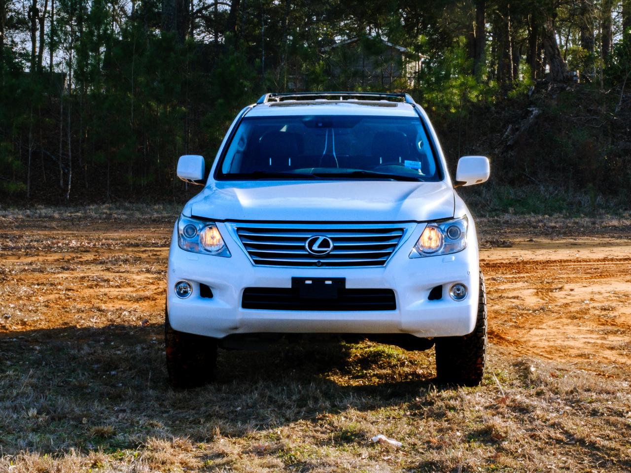 Lexus LX 570 Sport Utility 2011