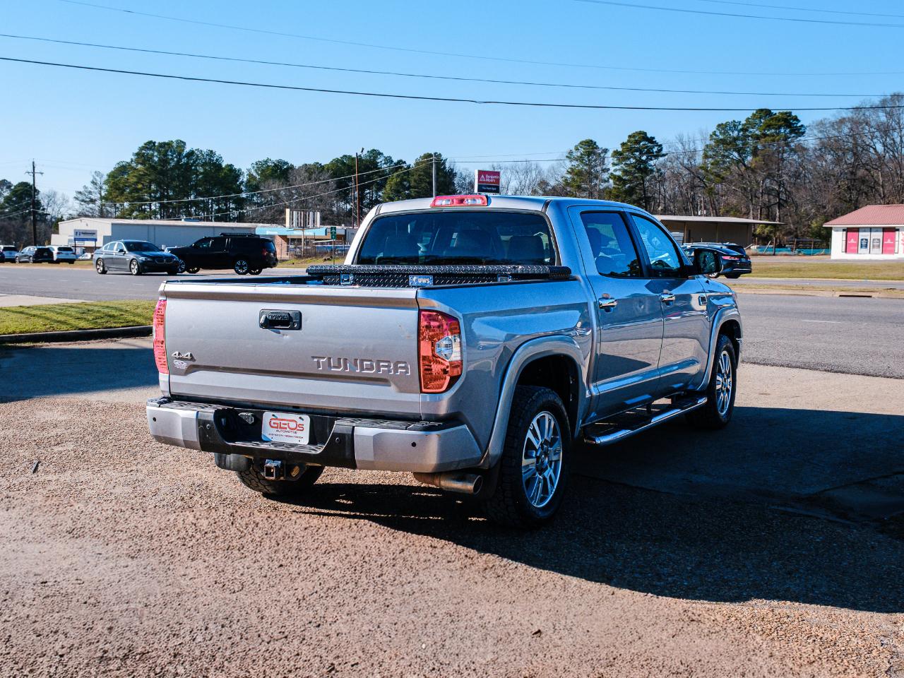 Toyota Tundra Platinum CrewMax 5.7L FFV 4WD 2016