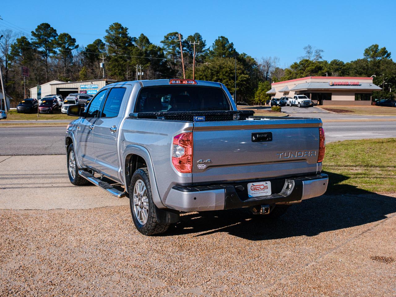 Toyota Tundra Platinum CrewMax 5.7L FFV 4WD 2016