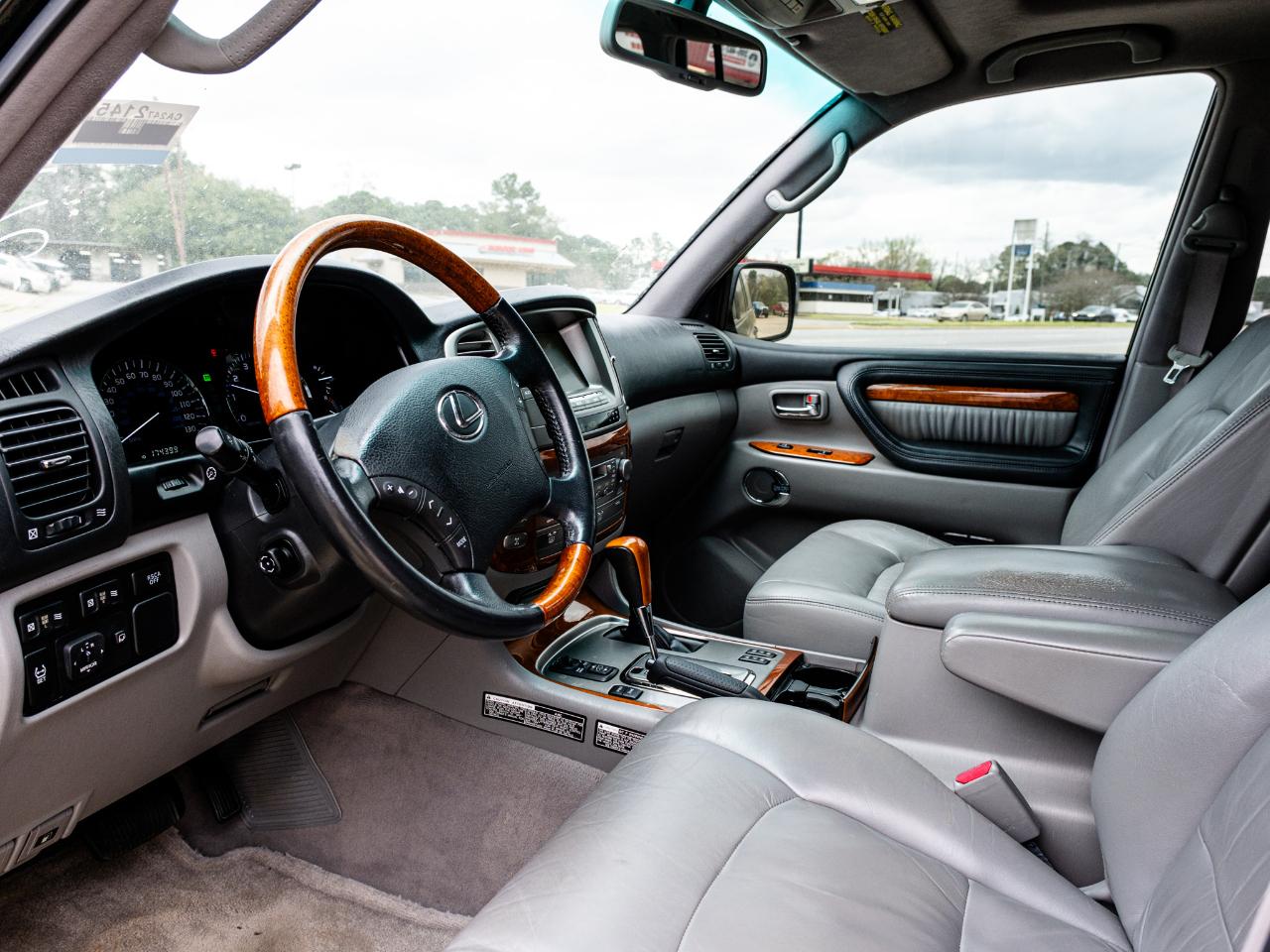 Lexus LX 470 Sport Utility 2007