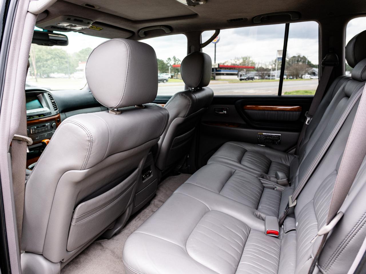 Lexus LX 470 Sport Utility 2007