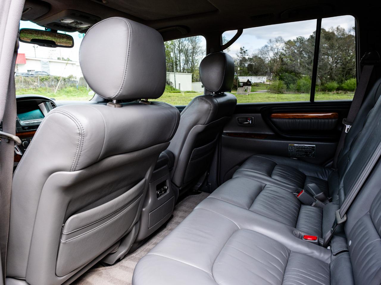 Lexus LX 470 Sport Utility 2007