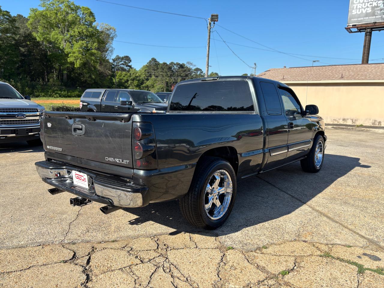 Chevrolet Silverado 1500 Ext. Cab Short Bed 2WD 2003