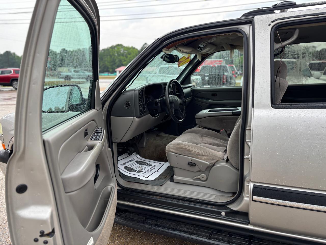 Chevrolet Suburban 1500 2WD 2004