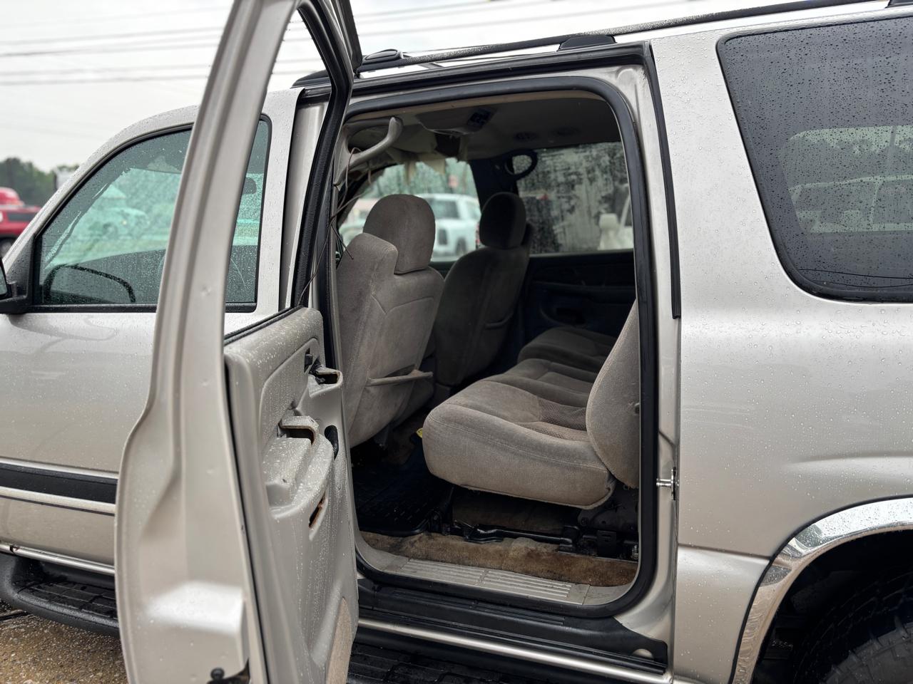 Chevrolet Suburban 1500 2WD 2004