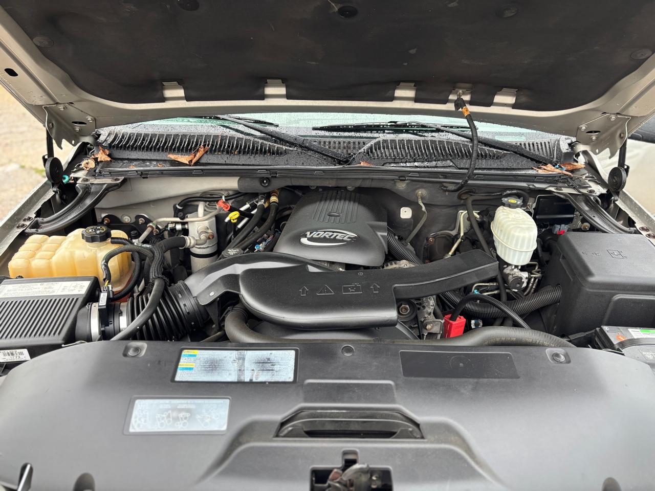 Chevrolet Suburban 1500 2WD 2004