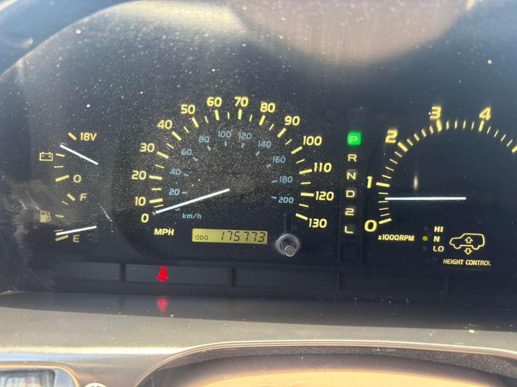 Lexus LX 470 Base 1998