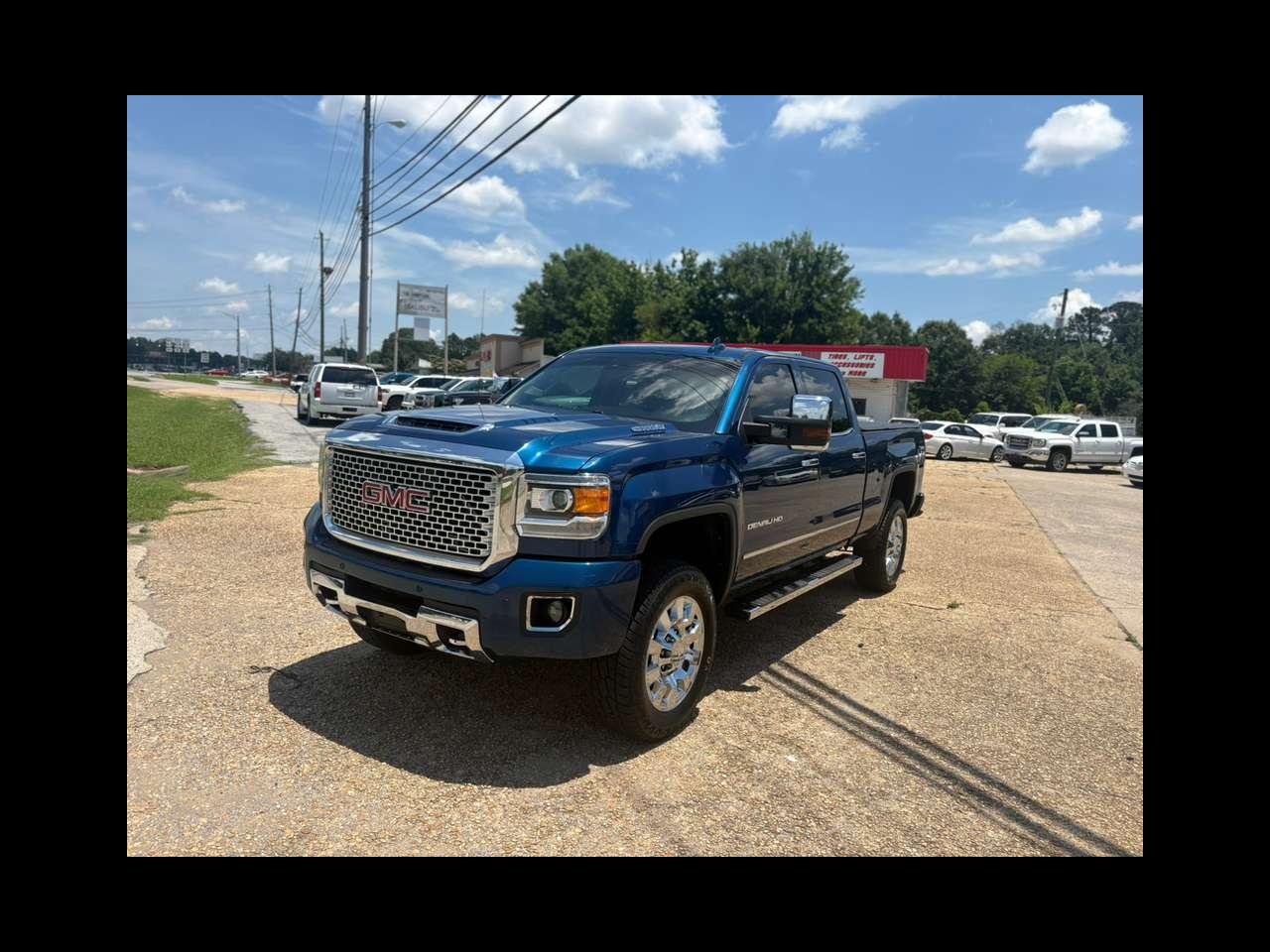 GMC Sierra 2500HD Denali Crew Cab 4WD 2017