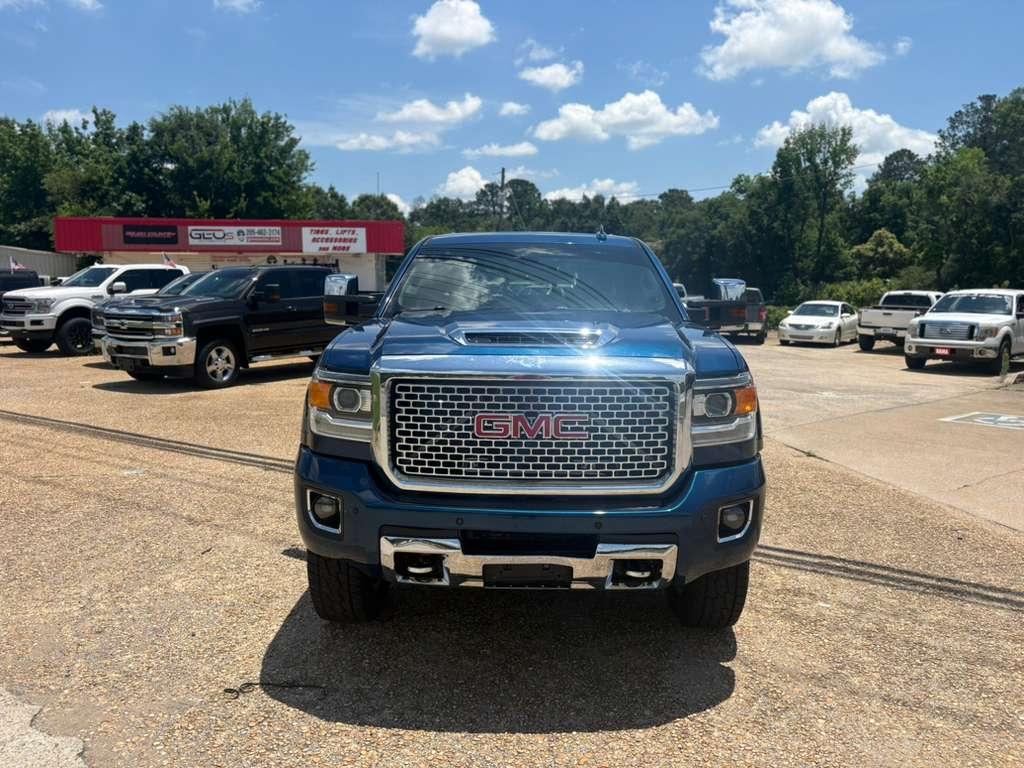 GMC Sierra 2500HD Denali Crew Cab 4WD 2017