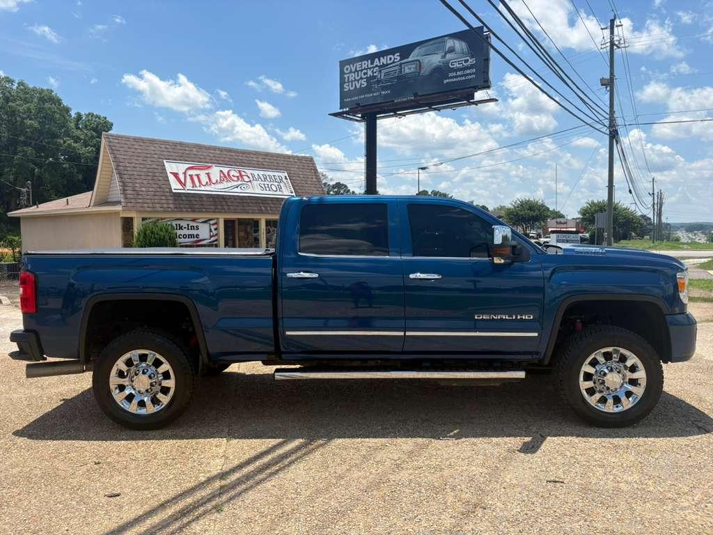 GMC Sierra 2500HD Denali Crew Cab 4WD 2017