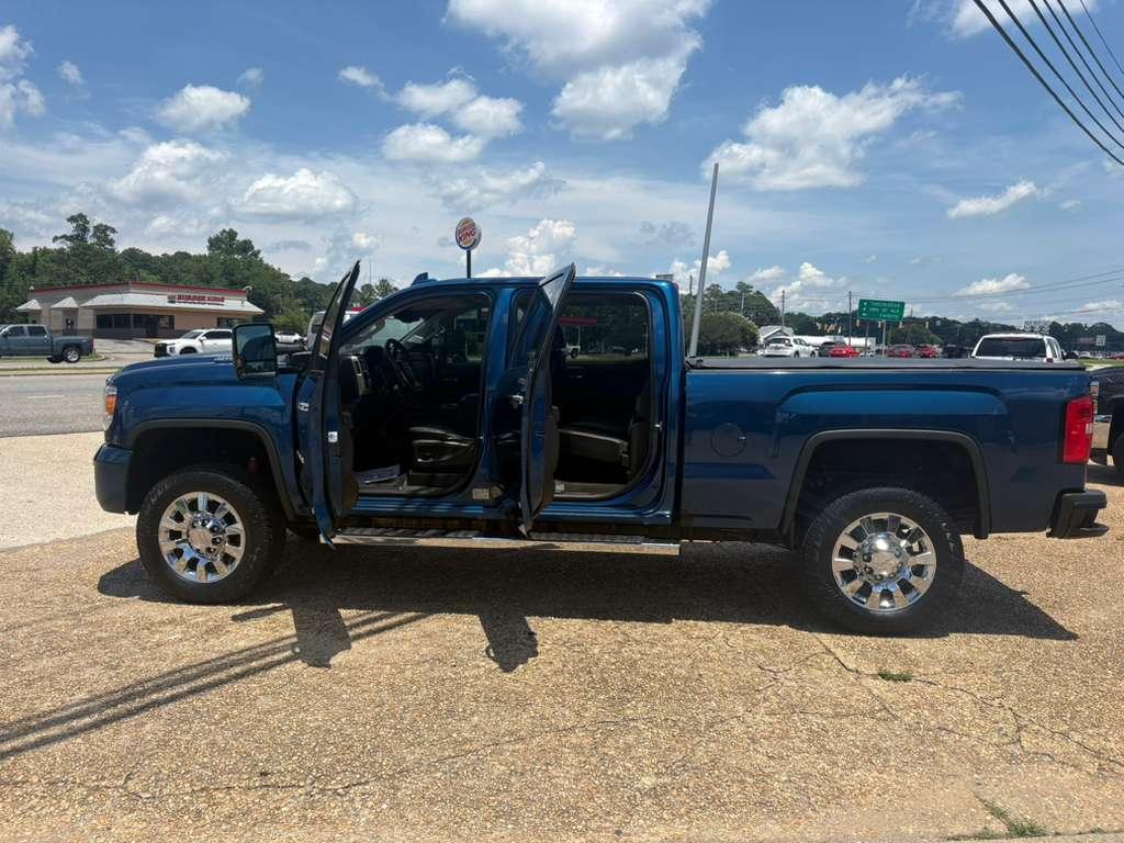 GMC Sierra 2500HD Denali Crew Cab 4WD 2017