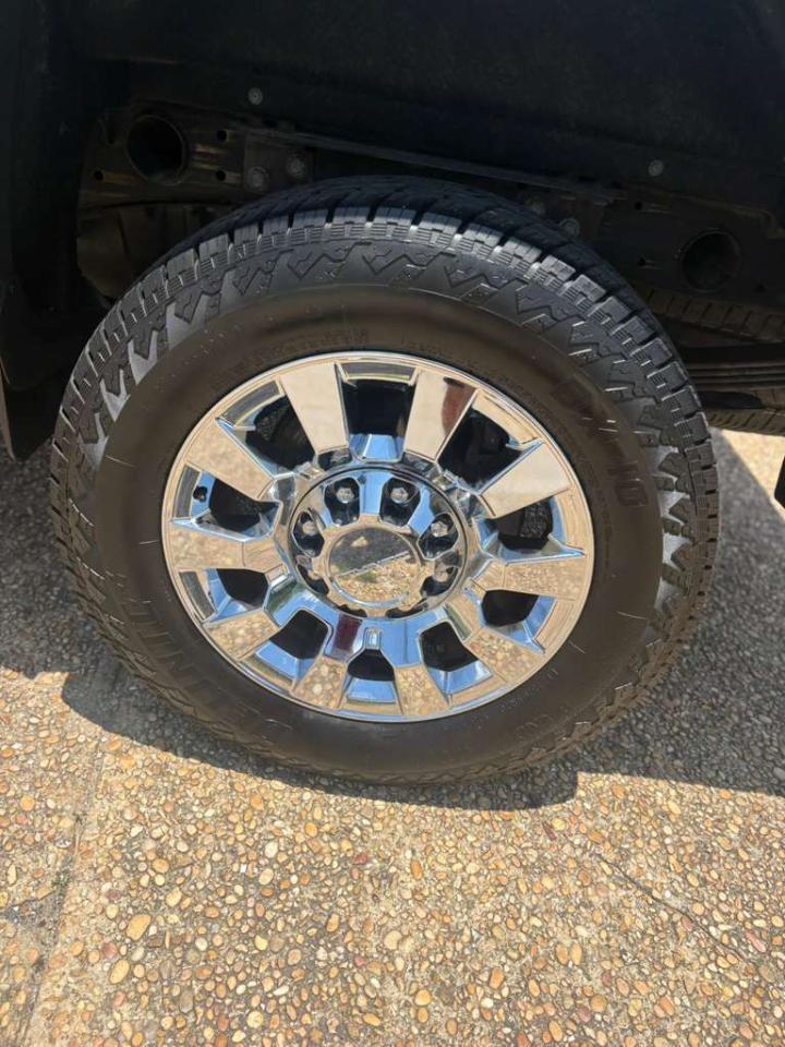 GMC Sierra 2500HD Denali Crew Cab 4WD 2017