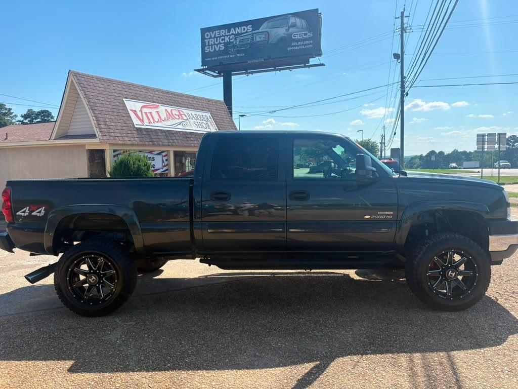 Chevrolet Silverado 2500HD LT Crew Cab Long Bed 4WD 2005