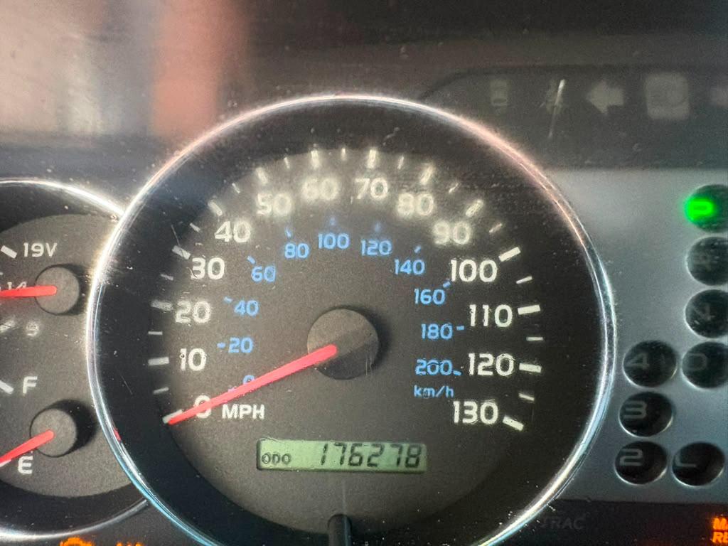 Toyota Land Cruiser 4WD 2006