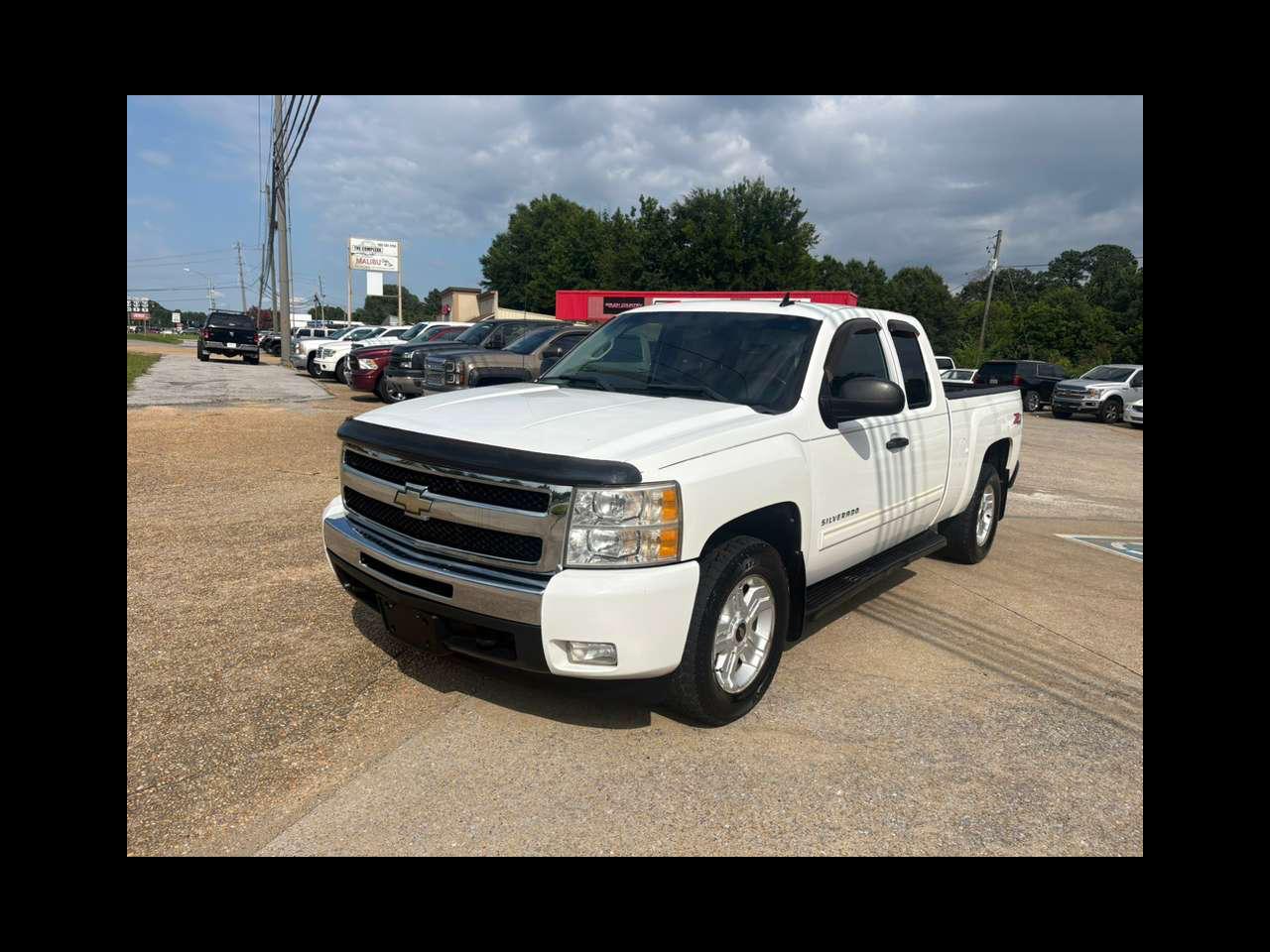 Chevrolet Silverado 1500 LT Ext. Cab Long Box 4WD 2011