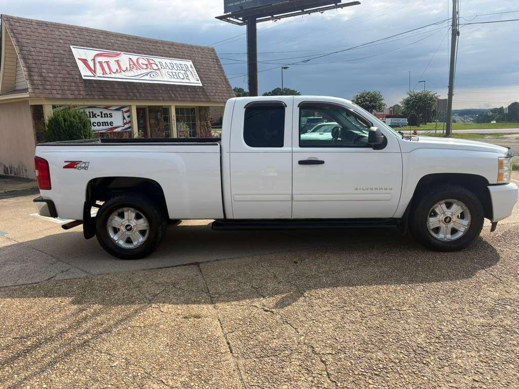 Chevrolet Silverado 1500 LT Ext. Cab Long Box 4WD 2011